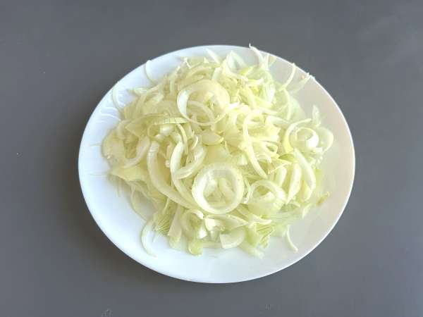 Cebolla caramelizada casera: melosa, dorada y con sabor profundo - Preparación paso 1