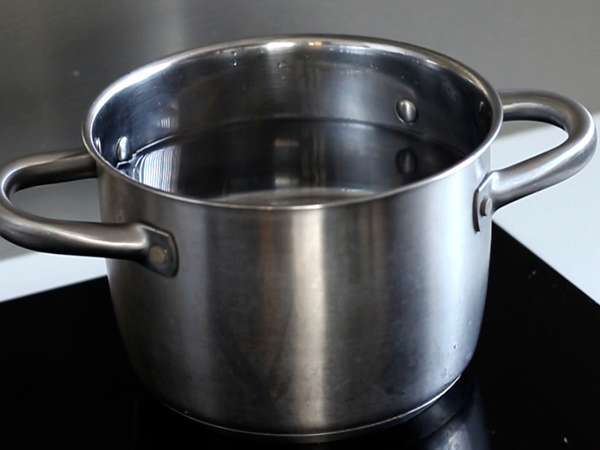 Risotto de lima y pimienta rosa: una receta vegetariana sencilla y muy elegante - Preparación paso 1