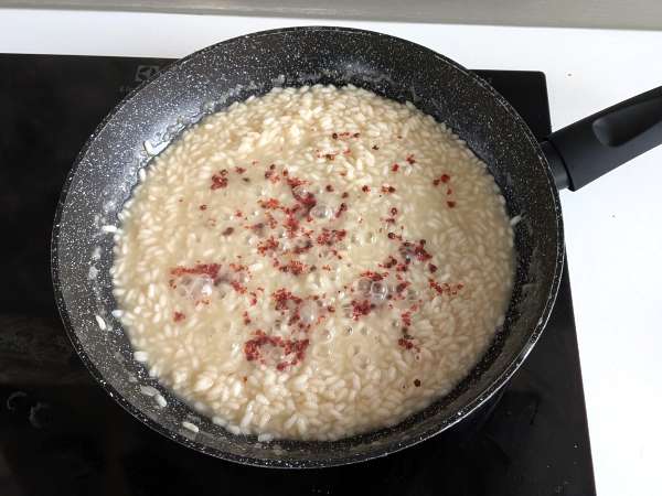 Risotto de lima y pimienta rosa: una receta vegetariana sencilla y muy elegante - Preparación paso 5
