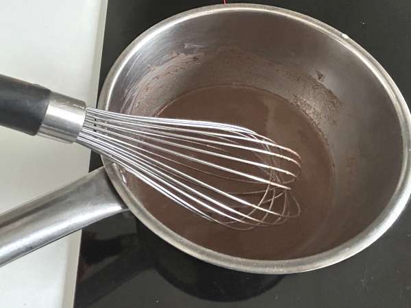 Chocolate a la taza casero: la receta fácil para que quede denso, brillante y sedoso - Preparación paso 3