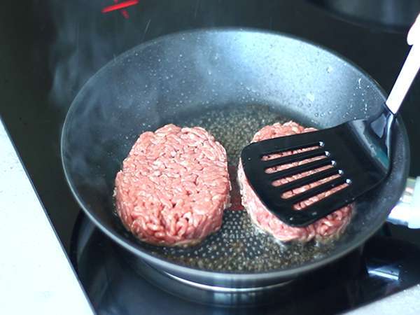 Cheeseburger, ¡la famosa hamburguesa de queso que todos adoran! - Preparación paso 2