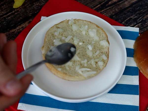 Cheeseburger, ¡la famosa hamburguesa de queso que todos adoran! - Preparación paso 3