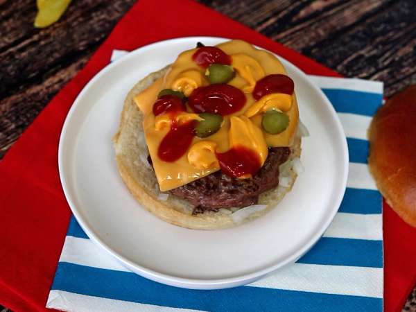 Cheeseburger, ¡la famosa hamburguesa de queso que todos adoran! - Preparación paso 5