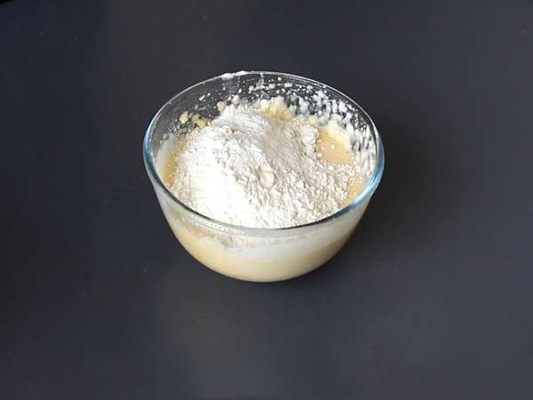 Bizcocho de arándanos con cobertura crumble: receta fácil con resultado de vitrina - Preparación paso 5