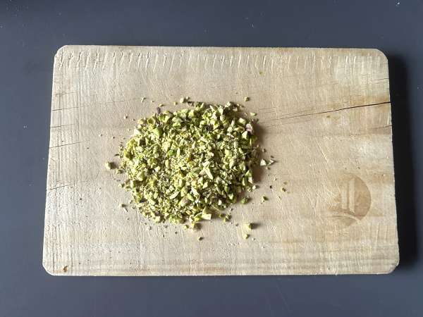 Corazones de soletilla con cobertura de chocolate y pistacho - Preparación paso 1