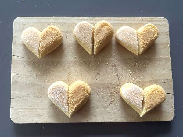 Corazones de soletilla con cobertura de chocolate y pistacho - Preparación paso 4