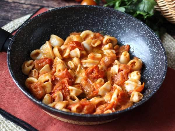Salsa de calamares con tomate cherry y vino blanco: ideal para pasta - Preparación paso 8