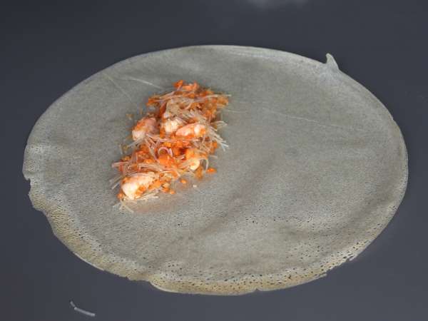 Nems de gambas (rollitos de primavera crujientes) en freidora de aire - Preparación paso 5