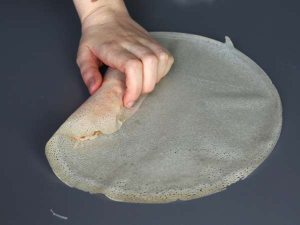 Nems de gambas (rollitos de primavera crujientes) en freidora de aire - Preparación paso 6