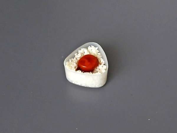 Onigiri con yemas de huevo marinadas en salsa de soja - Preparación paso 5