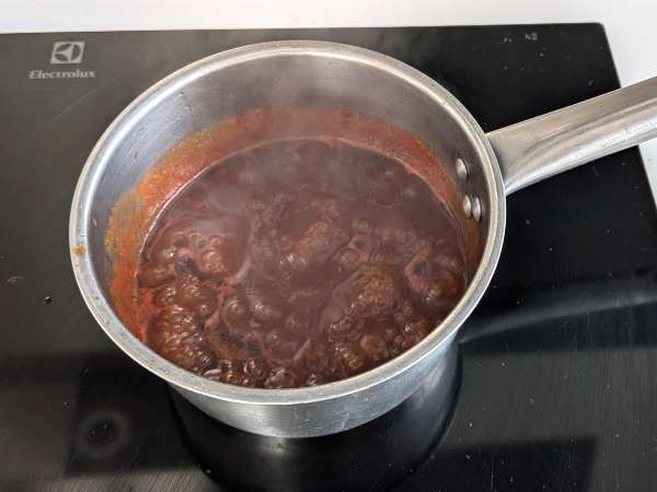 Salsa barbacoa agridulce casera: densa, ahumada y perfecta para glasear - Preparación paso 4