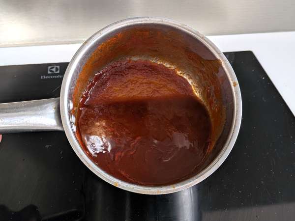 Salsa barbacoa agridulce casera: densa, ahumada y perfecta para glasear - Preparación paso 5