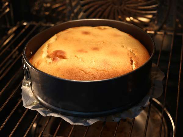 Bizcocho invertido de plátano, extra jugoso - Preparación paso 8