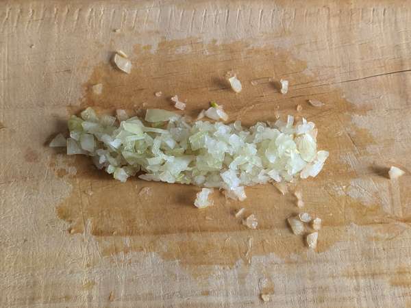 Pasta al horno gratinada con jamón, guisantes y mozzarella - Preparación paso 1