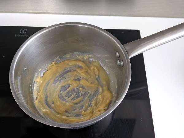 Pasta al horno gratinada con jamón, guisantes y mozzarella - Preparación paso 2