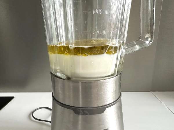 Cake salado de sardinas con masa batida y relleno jugoso - Preparación paso 4