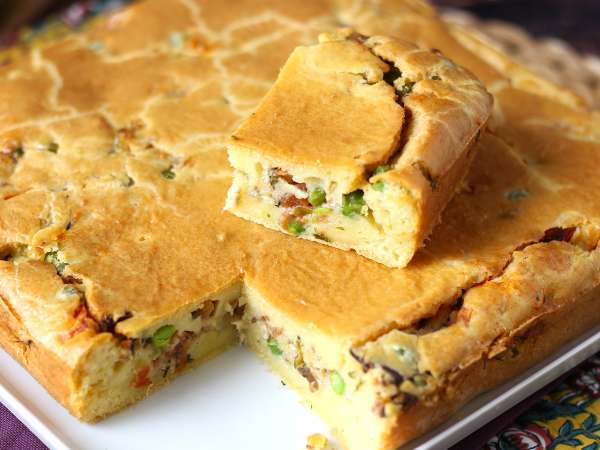 Cake salado de sardinas con masa batida y relleno jugoso - Preparación paso 11