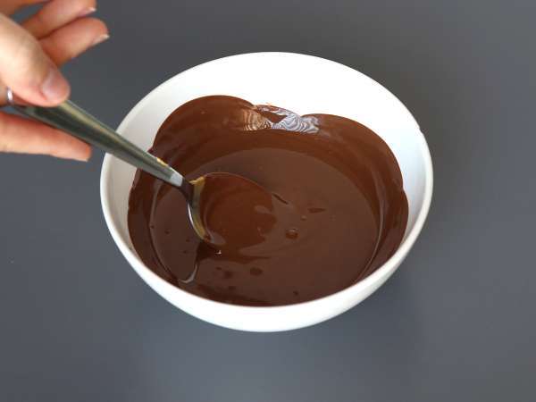 Nidos de Pascua de rocas de chocolate - Preparación paso 1