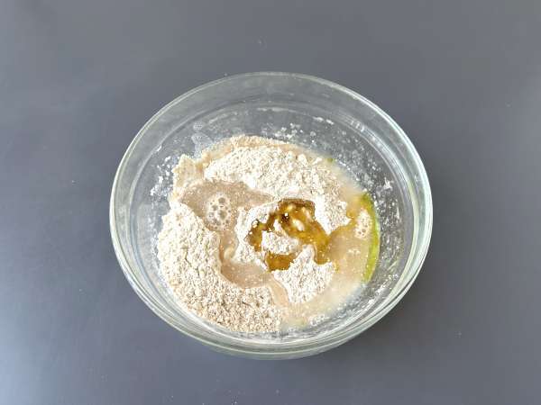 Grisines caseros con hierbas: bastones de pan crujiente fáciles de preparar - Preparación paso 2