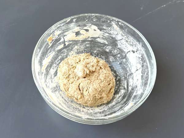 Grisines caseros con hierbas: bastones de pan crujiente fáciles de preparar - Preparación paso 3