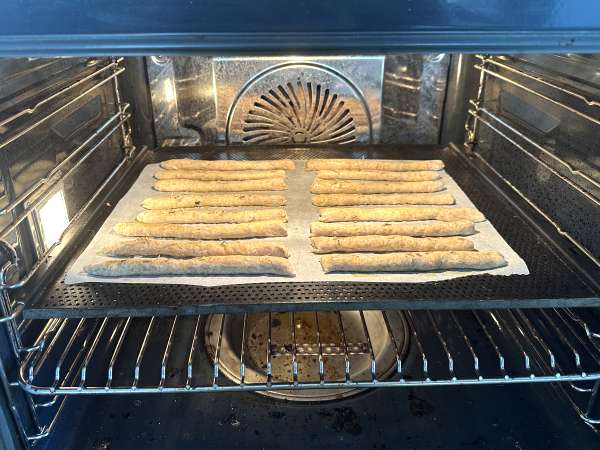 Grisines caseros con hierbas: bastones de pan crujiente fáciles de preparar - Preparación paso 6