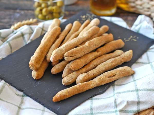 Grisines caseros con hierbas: bastones de pan crujiente fáciles de preparar - Preparación paso 7