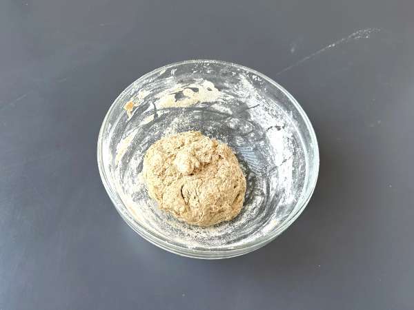 Grisines caseros con hierbas aromáticas con freidora de aire - Preparación paso 3