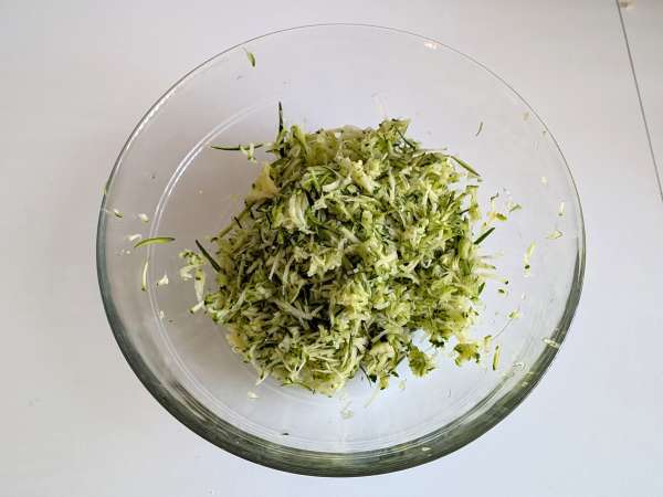 Conchiglioni rellenos de ricotta, calabacín y limón - Preparación paso 1