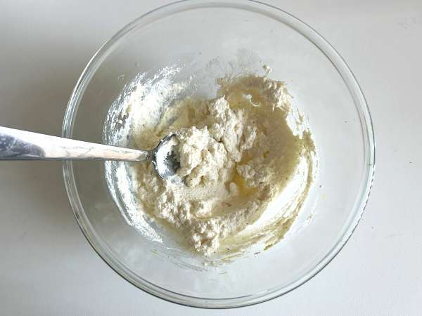 Tosta de espárragos, ricotta, limón y albahaca - Preparación paso 3