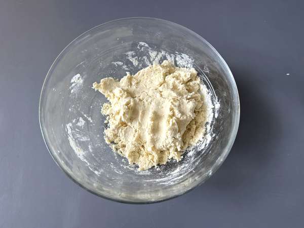 Strawberry shortcake, el pastel americano de fresas y nata que nunca falla - Preparación paso 3