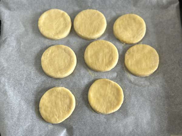 Strawberry shortcake, el pastel americano de fresas y nata que nunca falla - Preparación paso 5