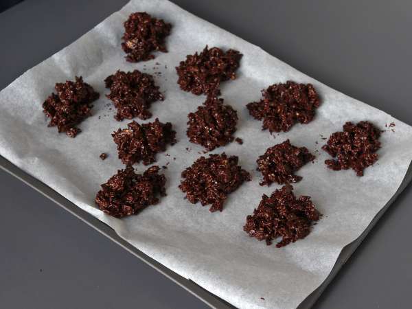 Pringles con chocolate: la receta viral convertida en rocas de chocolate - Preparación paso 4