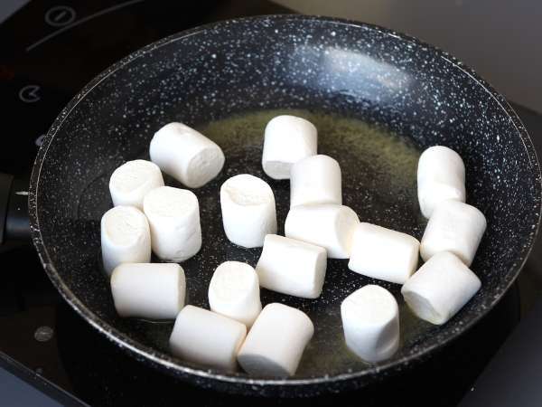 Dubai Chewy Cookie, la receta viral de mochis rellenos de pistacho y kataifi - Preparación paso 5