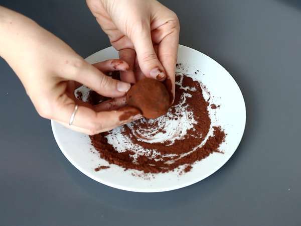 Dubai Chewy Cookie, la receta viral de mochis rellenos de pistacho y kataifi - Preparación paso 10