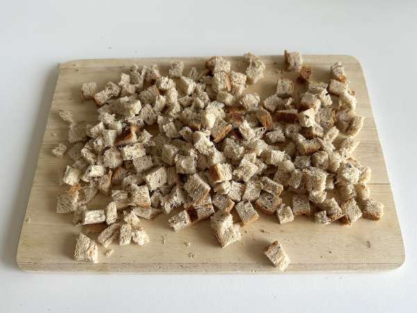 Picatostes de hierbas en freidora de aire: fáciles y listos en minutos - Preparación paso 1