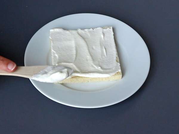 Ichigo sando, el sándwich japonés de fresas - Preparación paso 4
