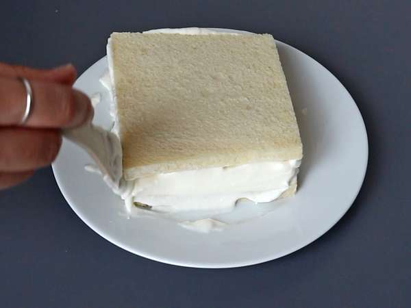 Ichigo sando, el sándwich japonés de fresas - Preparación paso 7