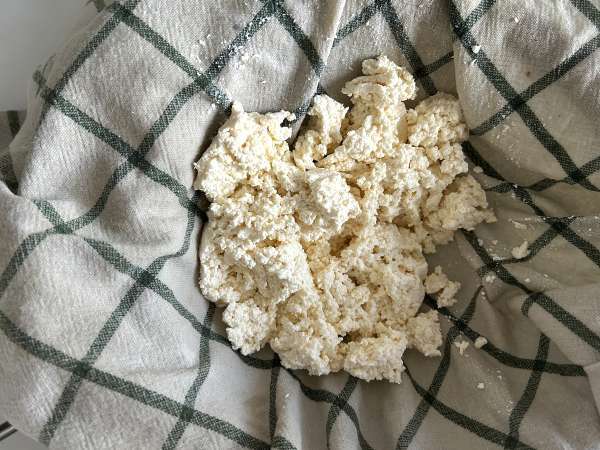 Queso cottage casero con solo dos ingredientes - Preparación paso 5