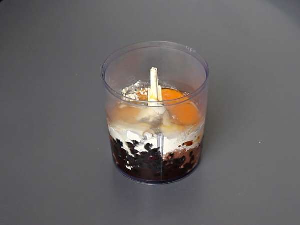 Bizcocho fondant de chocolate proteico: fácil, intenso y jugoso - Preparación paso 1