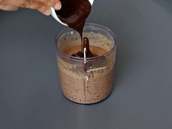 Bizcocho fondant de chocolate proteico: fácil, intenso y jugoso - Preparación paso 2