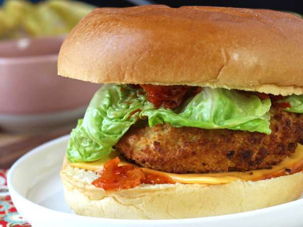 Hamburguesa de pollo empanado al estilo coreano: crujiente, picante y ultra sabrosa - Preparación paso 7