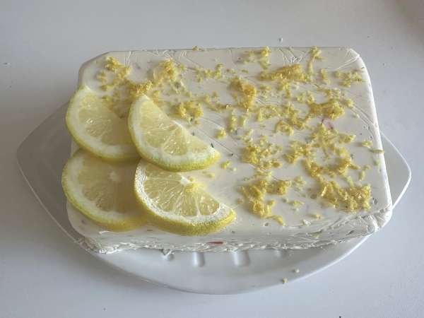 Pastel frío de palitos de cangrejo: un entrante fácil y sin horno para cualquier ocasión - Preparación paso 10