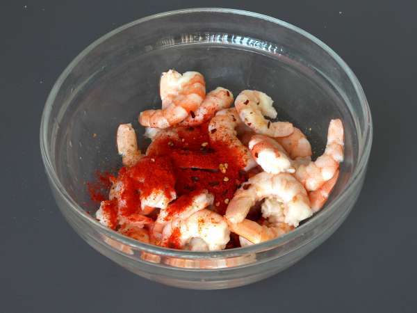 Ensalada de gambas y mango: fresca, colorida y llena de sabor - Preparación paso 1