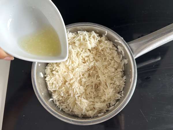 Arroz al limón fácil: la guarnición perfecta para carnes y pescados - Preparación paso 6