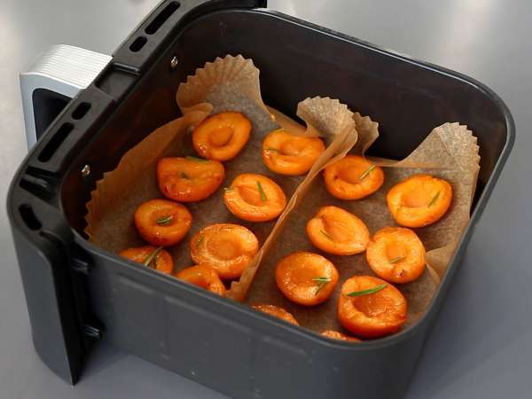 Tiramisú de albaricoques asados: el postre afrutado y cremoso perfecto para el verano - Preparación paso 2