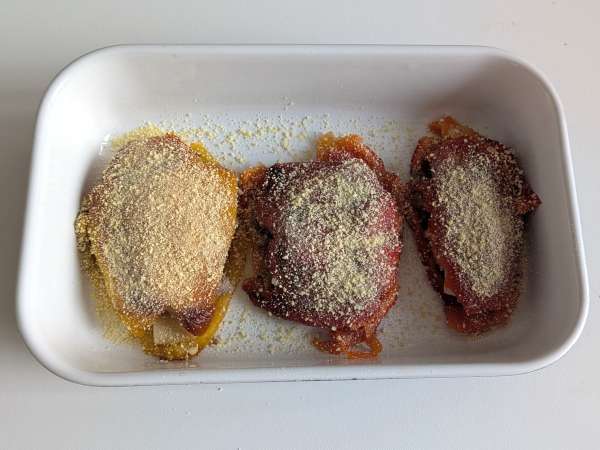Pimientos rellenos y gratinados en freidora de aire con salchicha fresca y queso - Preparación paso 11