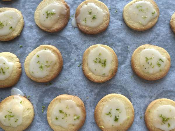 Galletas de mantequilla y lima con glaseado - Preparación paso 11