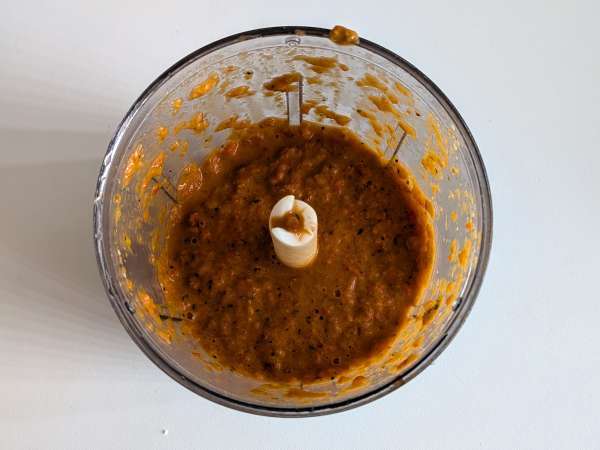 Pasta con pimientos y menta: cremosa y aromática - Preparación paso 5
