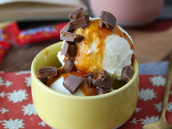 McFlurry casero de Daim y caramelo con Ninja Creami - Preparación paso 6