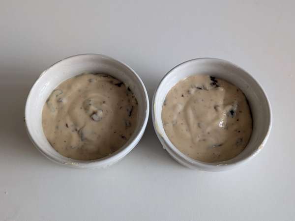 Pastelitos salados de queso crema y aceitunas negras en freidora de aire - Preparación paso 6